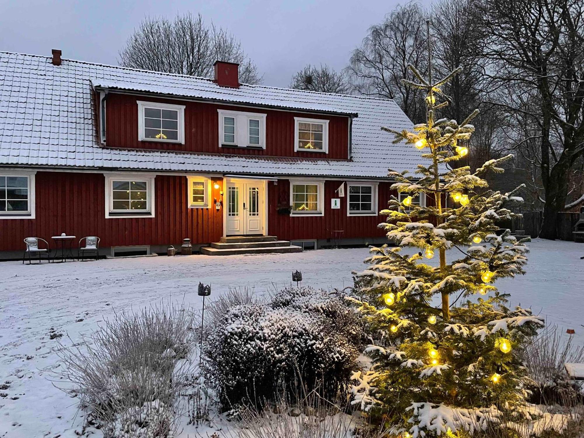 Sjoekaptensgarden Bed & Breakfast Åsljunga Exteriör bild